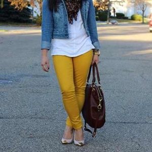🚫🚫SOLD🚫🚫Sunshine Yellow Jeans💛👖